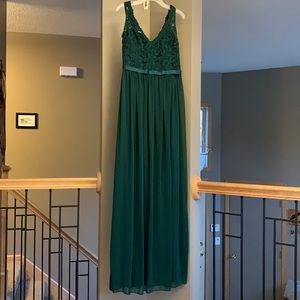 David’s Bridal Juniper Lace & Mesh V-Neck Bridesmaid Dress